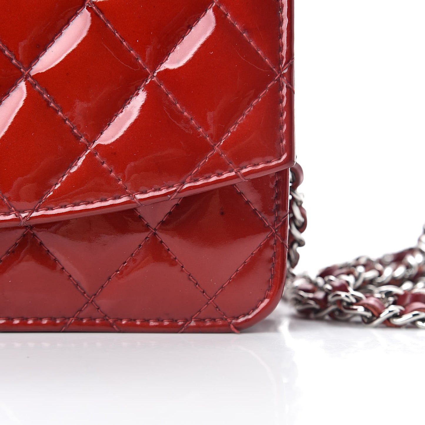 Patent Quilted Brilliant Wallet On Chain WOC Red
