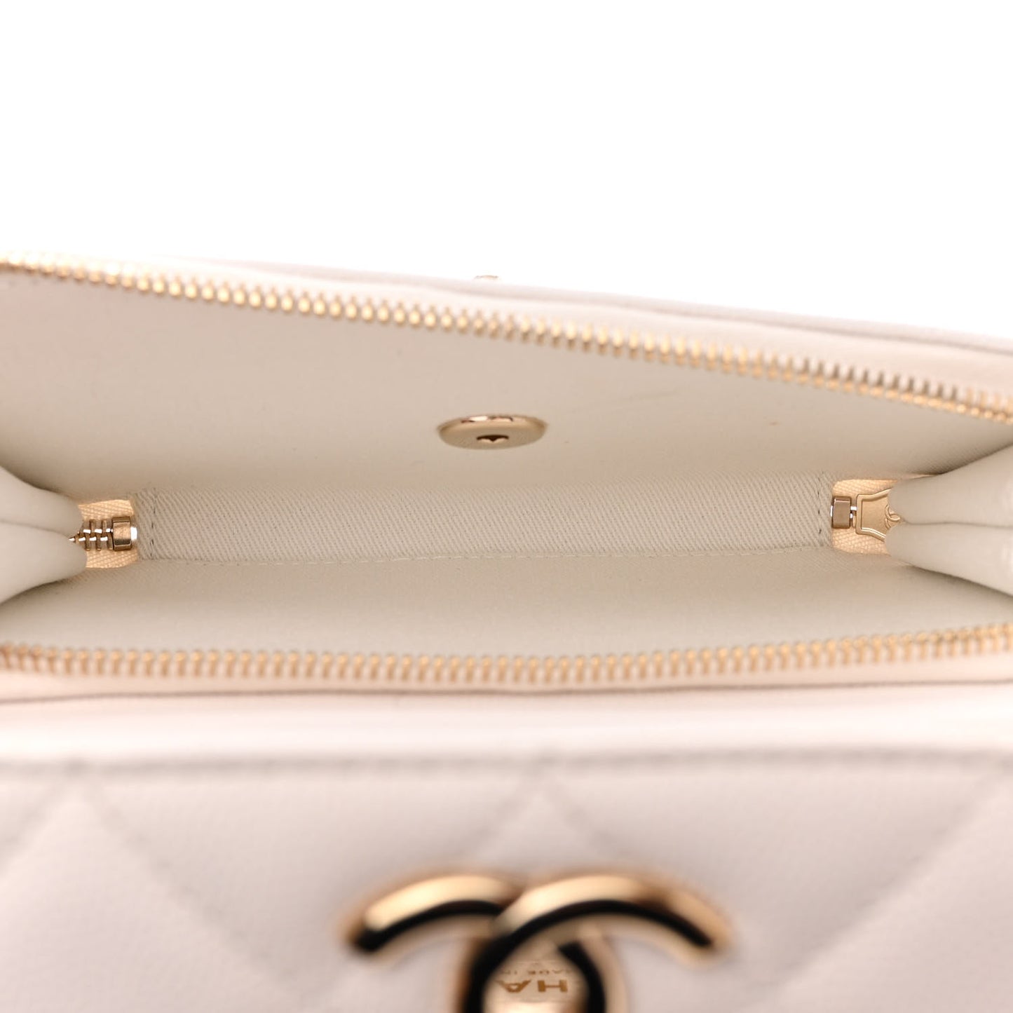 Caviar Quilted Medium Business Affinity Flap White