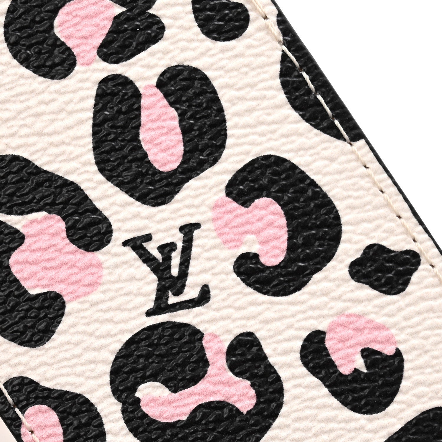 Louis Vuitton Monogram Giant Luggage Tag 3 of 5