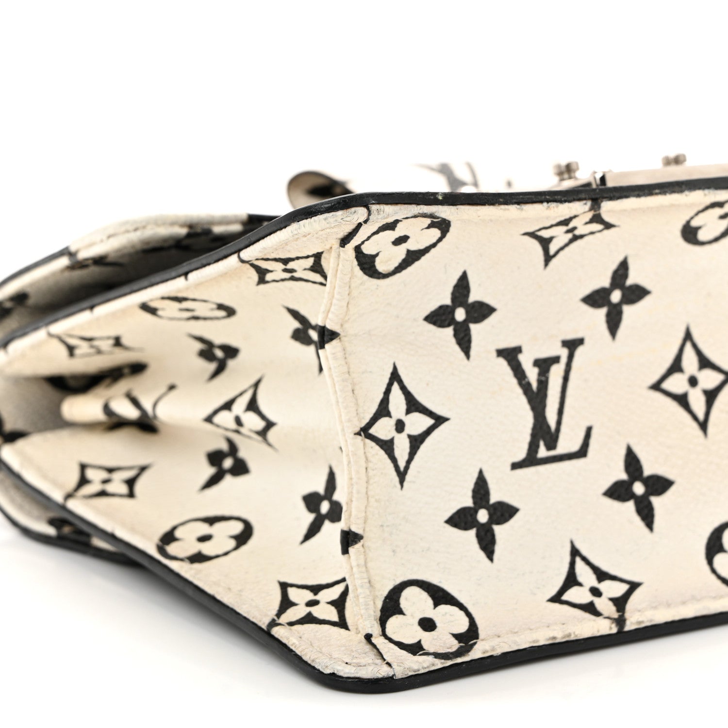 Louis Vuitton Vernis Epi Monogram Wynwood Black White 8 of 9