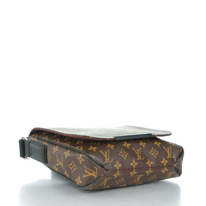 Louis Vuitton Monogram Macassar District PM 4 of 7