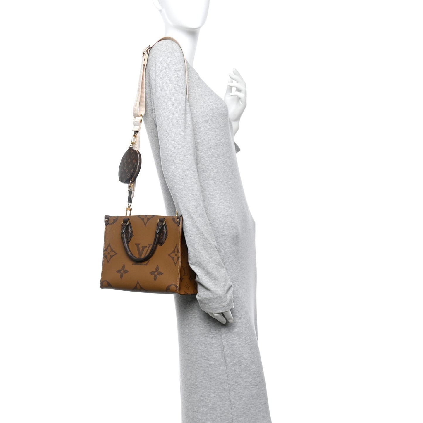 Reverse Monogram Giant Onthego PM