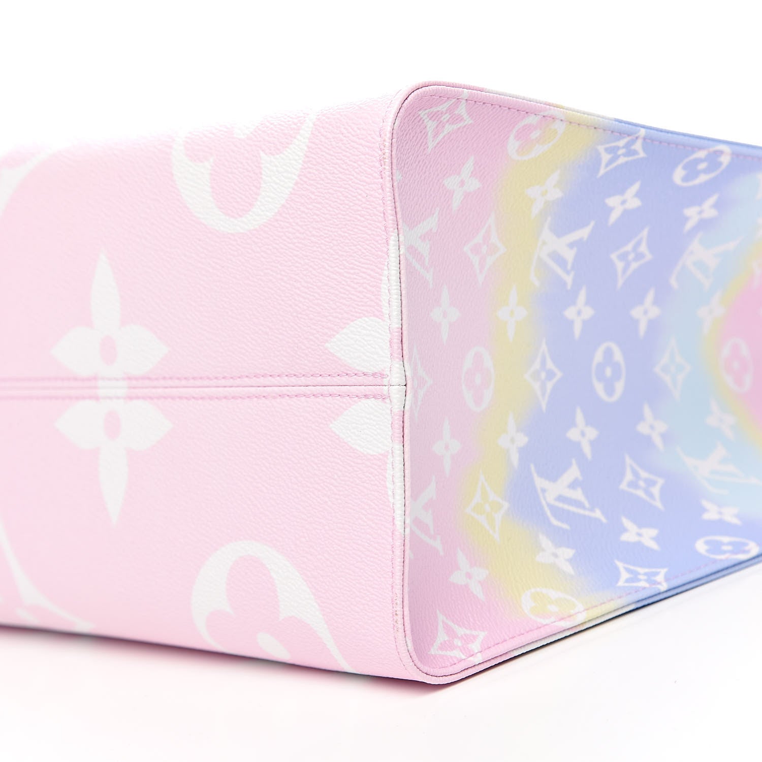 Louis Vuitton Monogram Escale Onthego GM Pastel 9 of 10