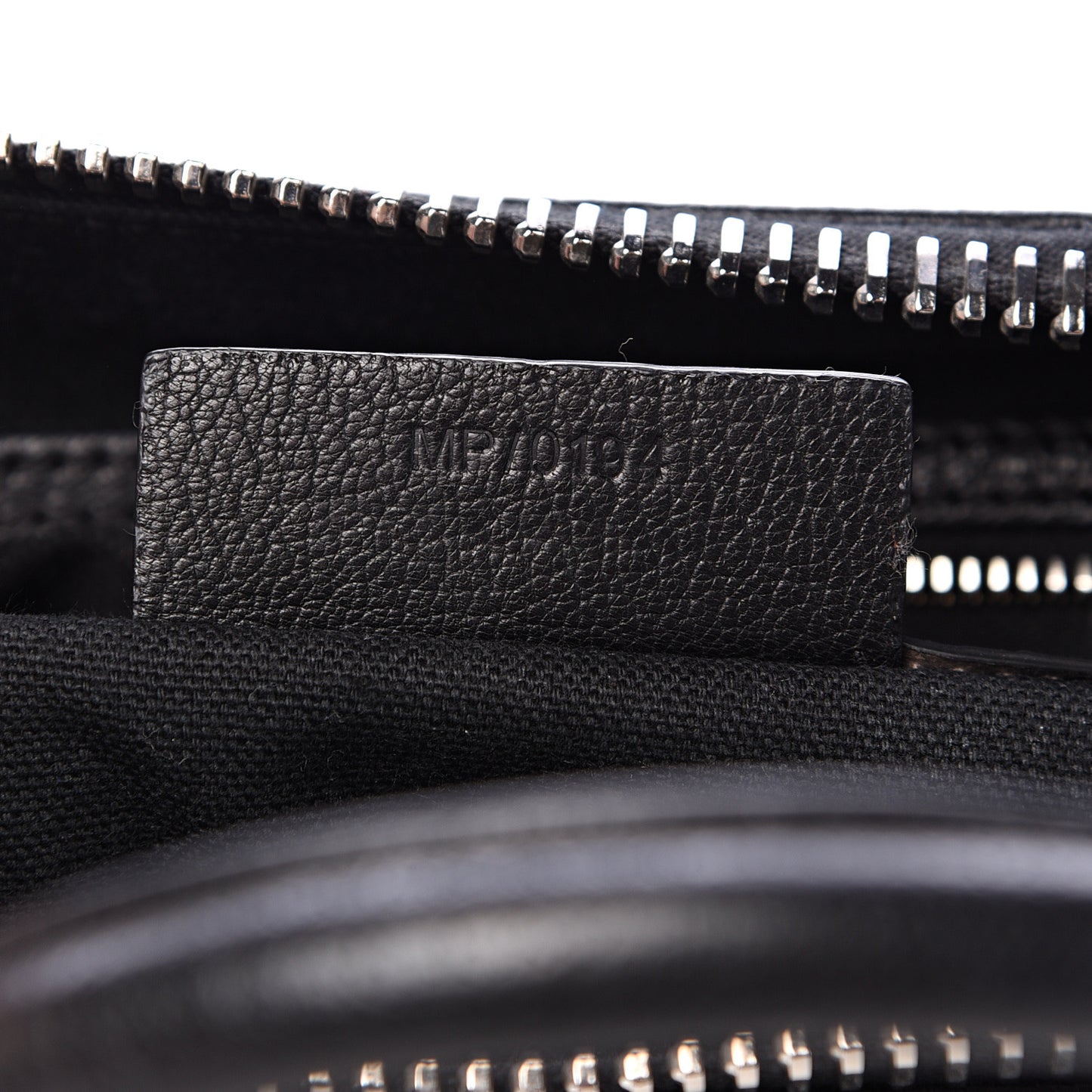 Sugar Goatskin Medium Antigona Black