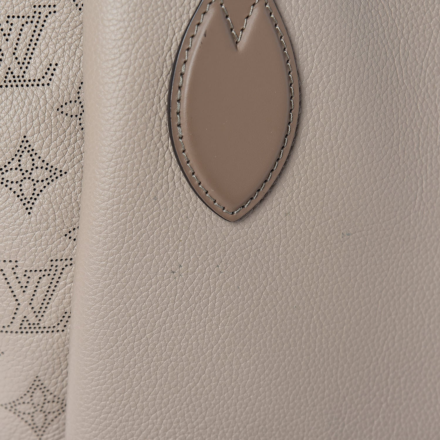 Louis Vuitton Mahina Haumea Galet 8 of 10