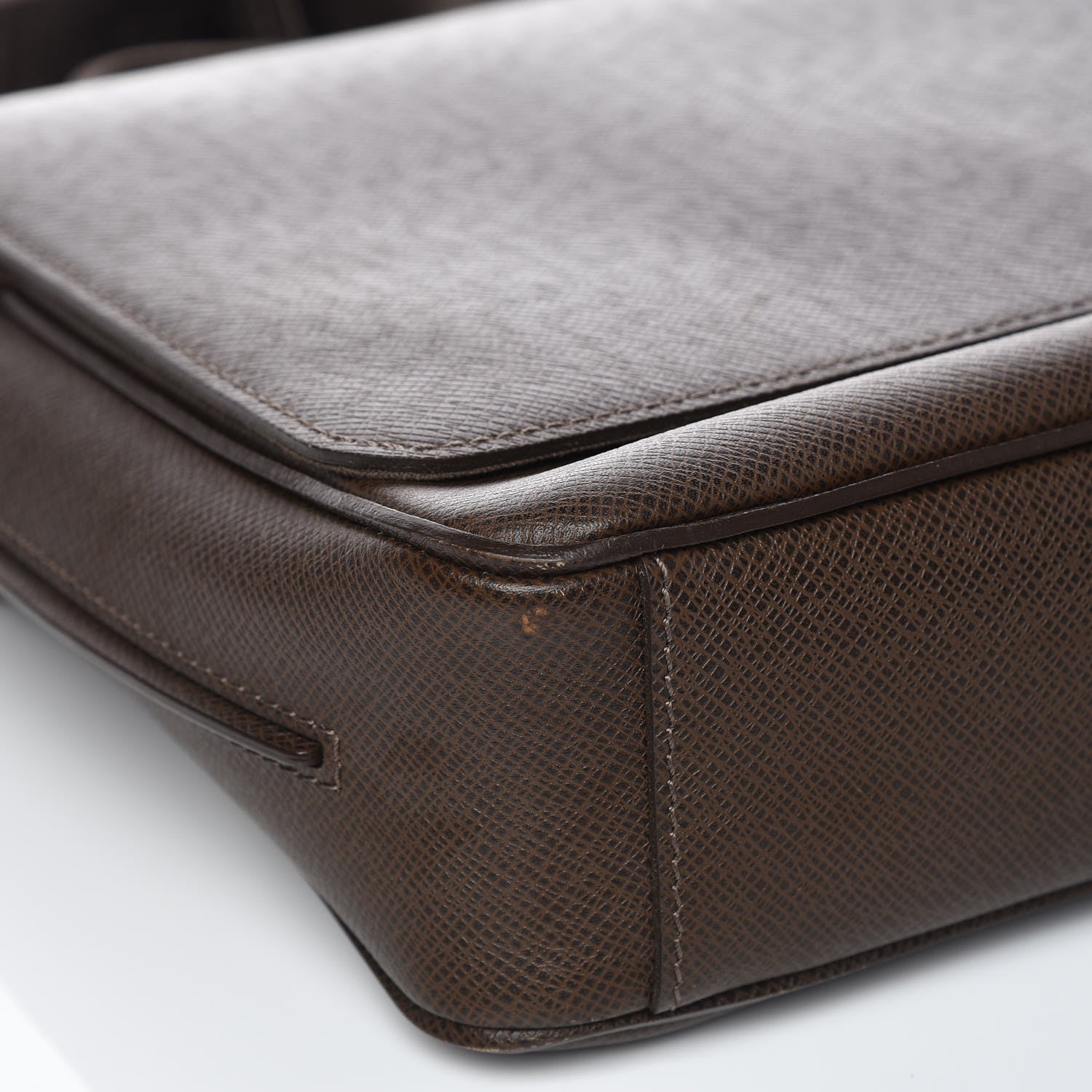 Louis Vuitton Taiga Roman PM Messenger Grizzli 10 of 13