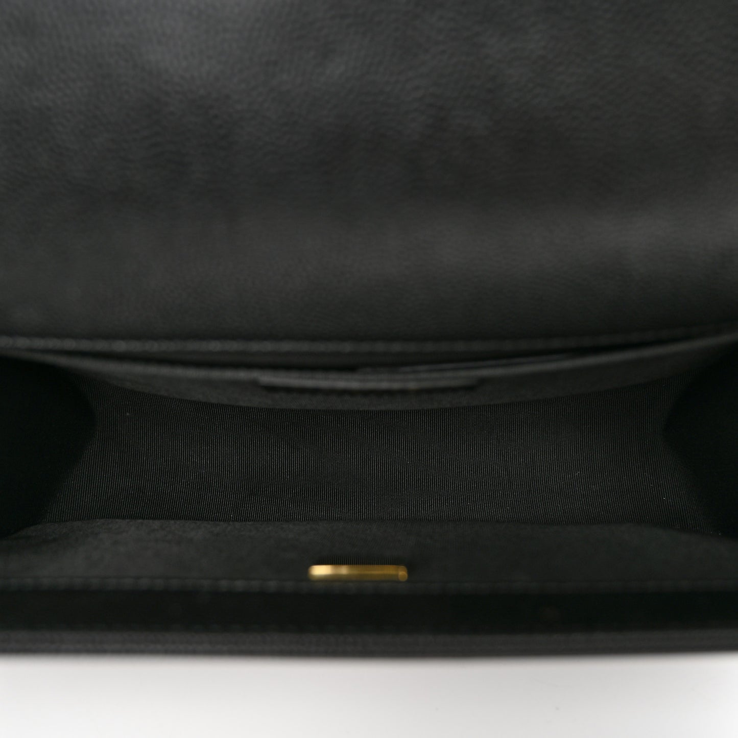 Caviar Quilted Medium Boy Flap Black