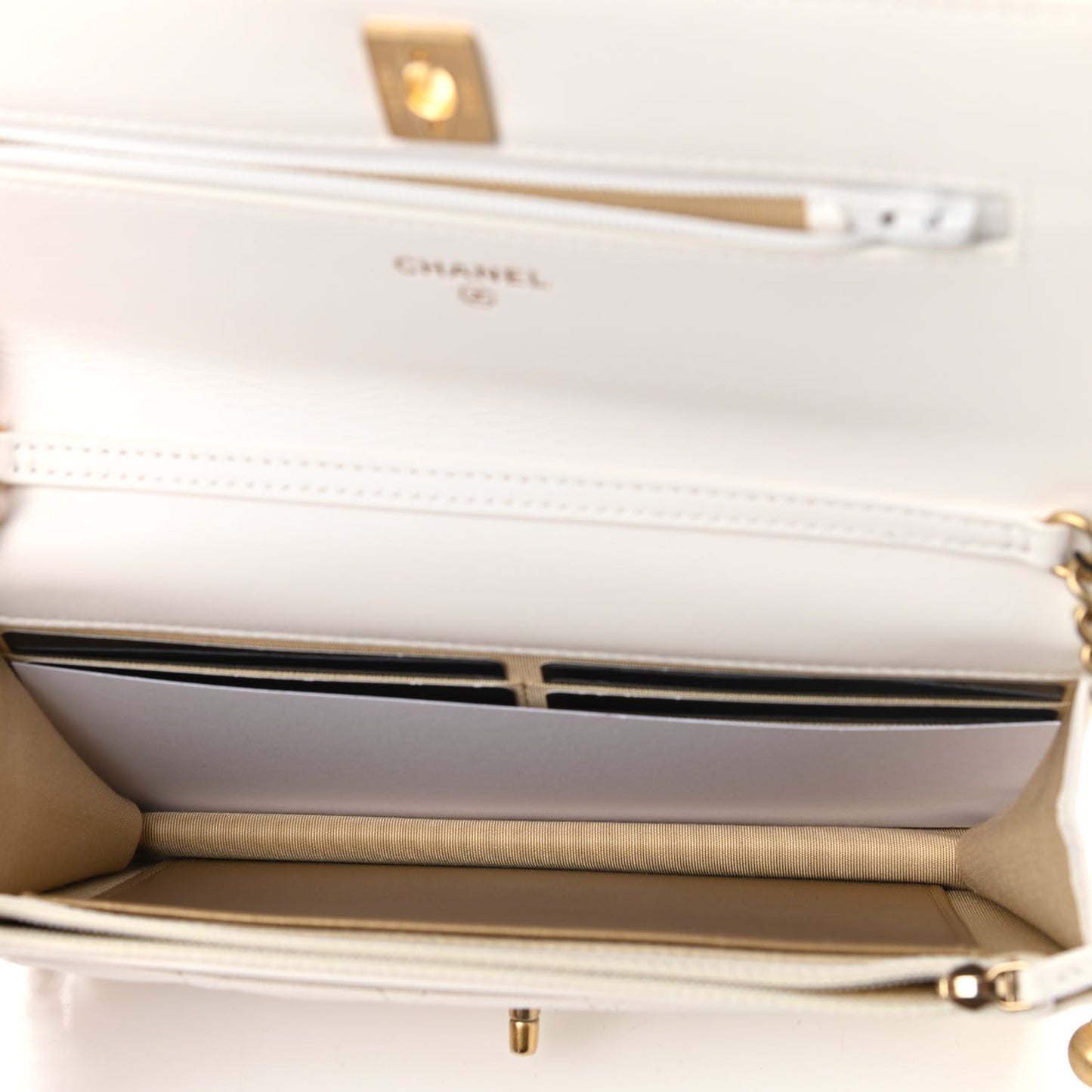 Lambskin Quilted CC Pearl Crush Wallet on Chain WOC White