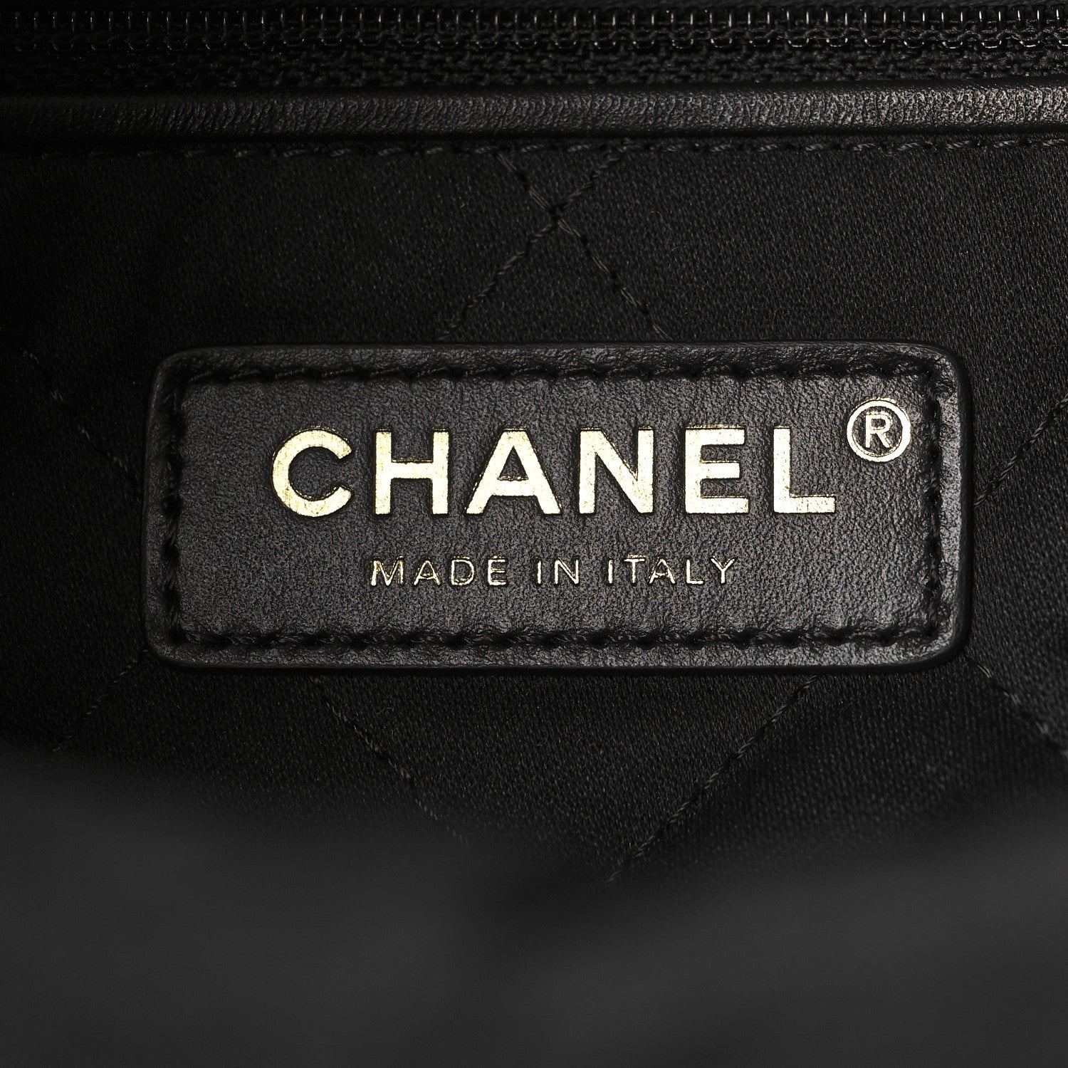 Chanel Tweed Houndstooth Quilted Chanel 22 Black Ecru 8 of 13