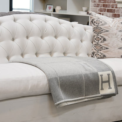 Hermes Wool Cashmere Avalon III Blanket Ecru Gris Clair 4 of 4
