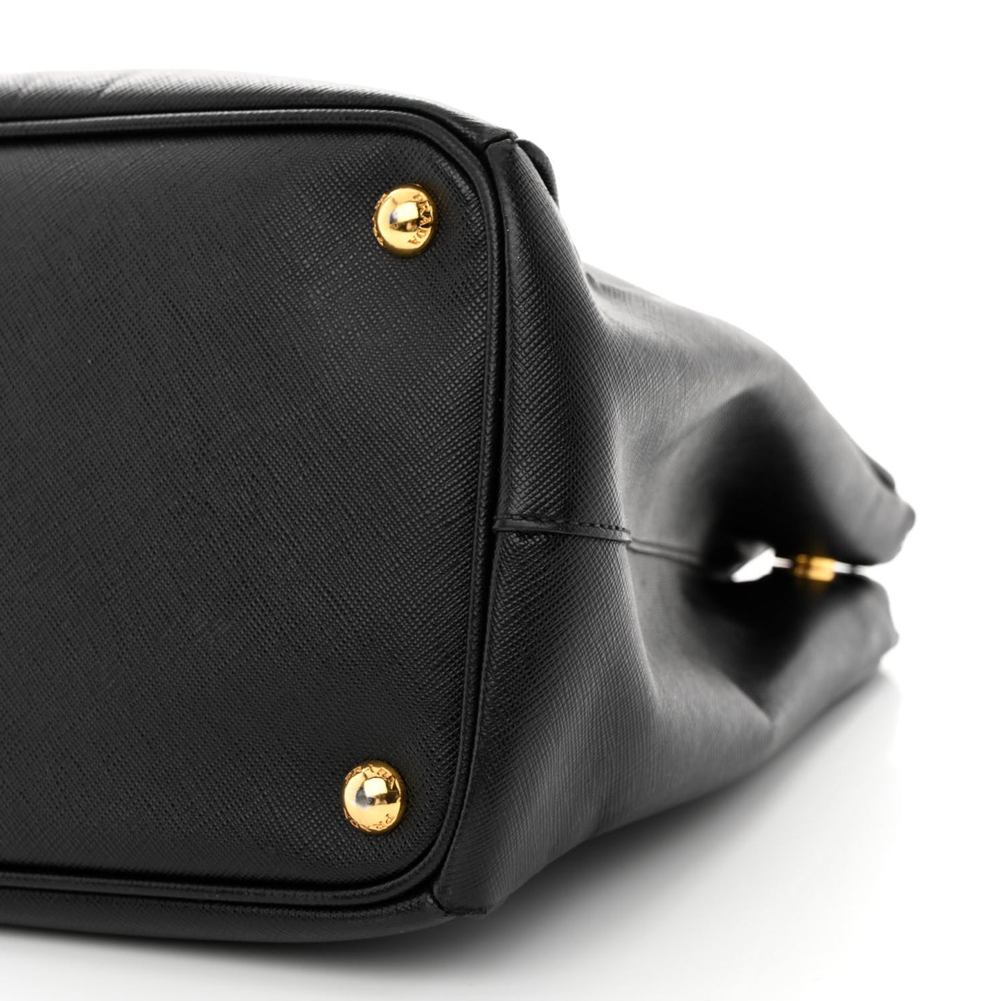 Saffiano Medium Galleria Double Zip Tote Black