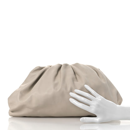 Bottega Veneta Smooth Butter Calf The Pouch Oversized Clutch Plaster 2 of 11
