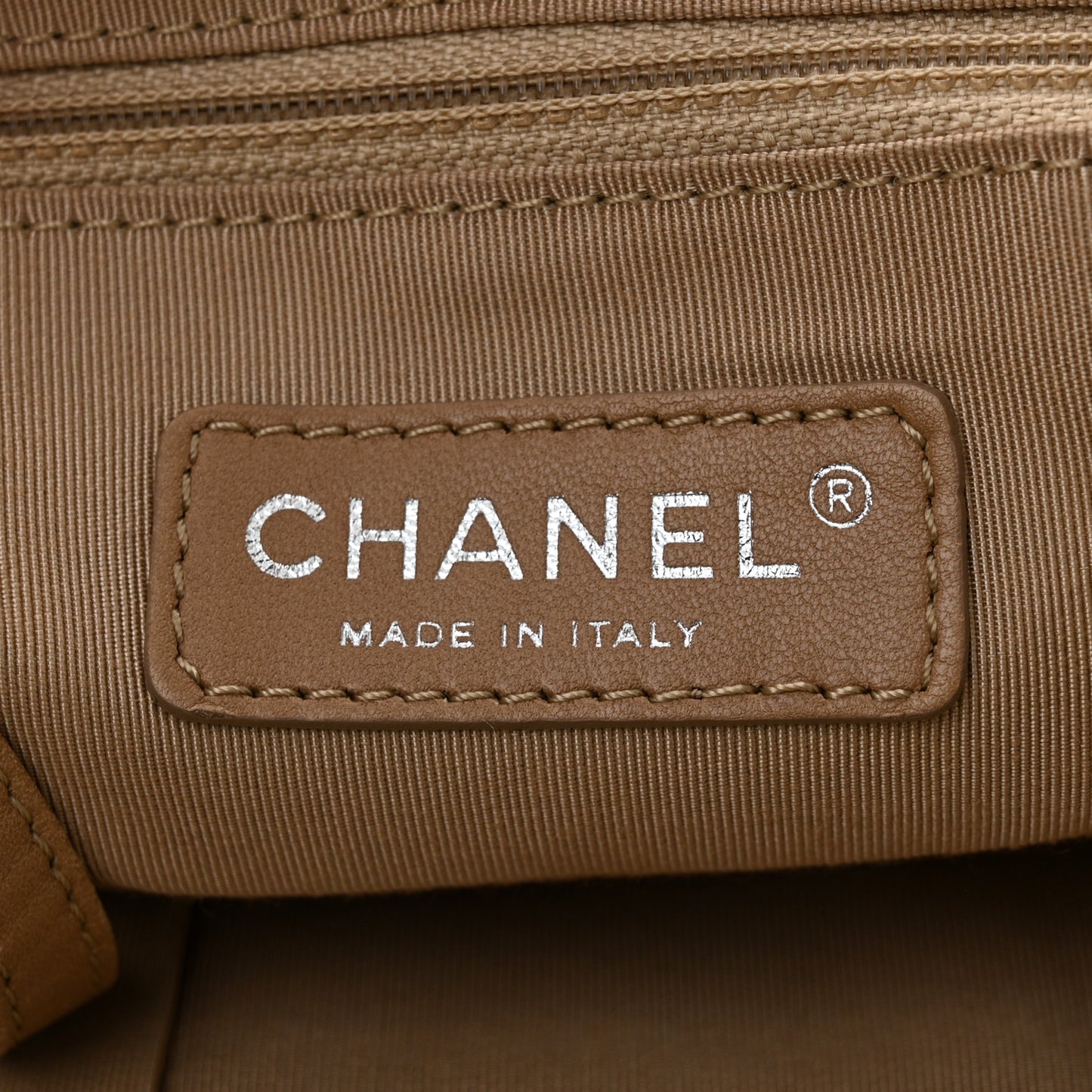 Caviar Quilted Expandable Zip Shoulder Bag White