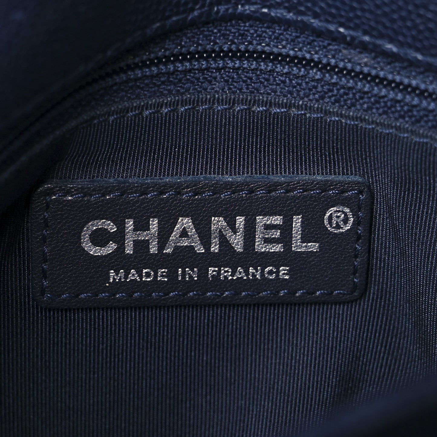 Caviar Quilted Medium Urban Companion Flap Navy