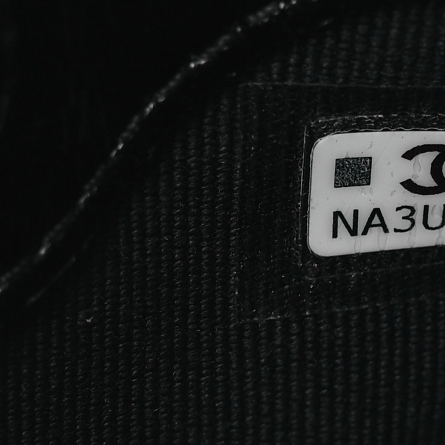 Shiny Lambskin Quilted Micro 31 Clutch With Chain Black