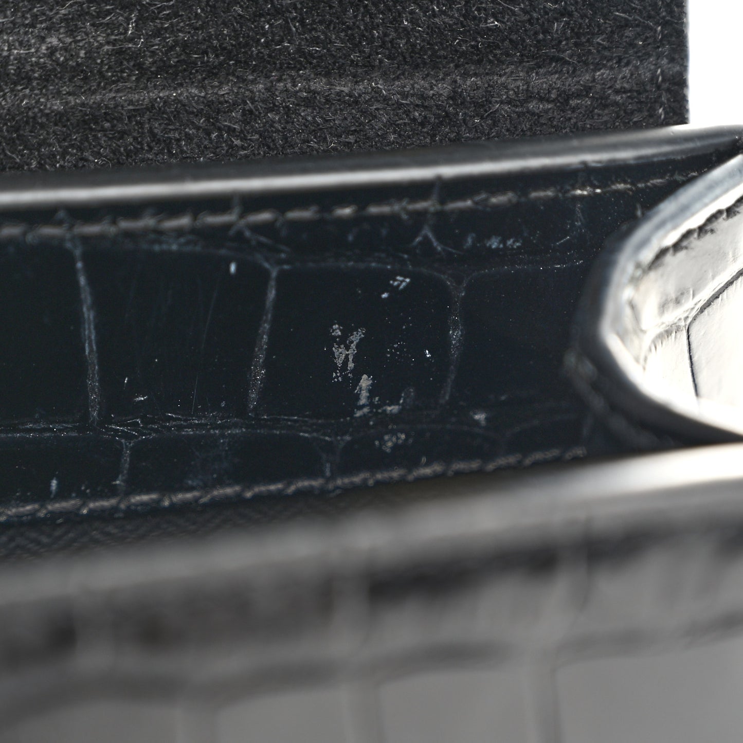 Calfskin Crocodile Embossed Micro Seaton Black
