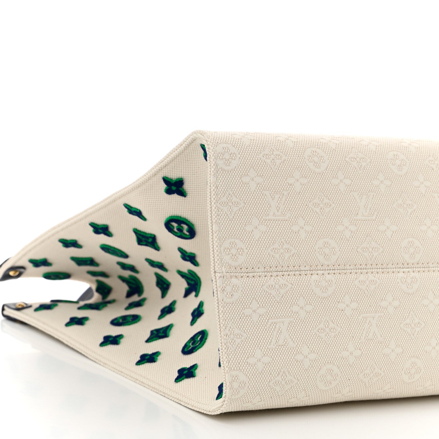 Louis Vuitton Jacquard Embroidered Tufted Monogram Hamptons Onthego GM Blue 8 of 9