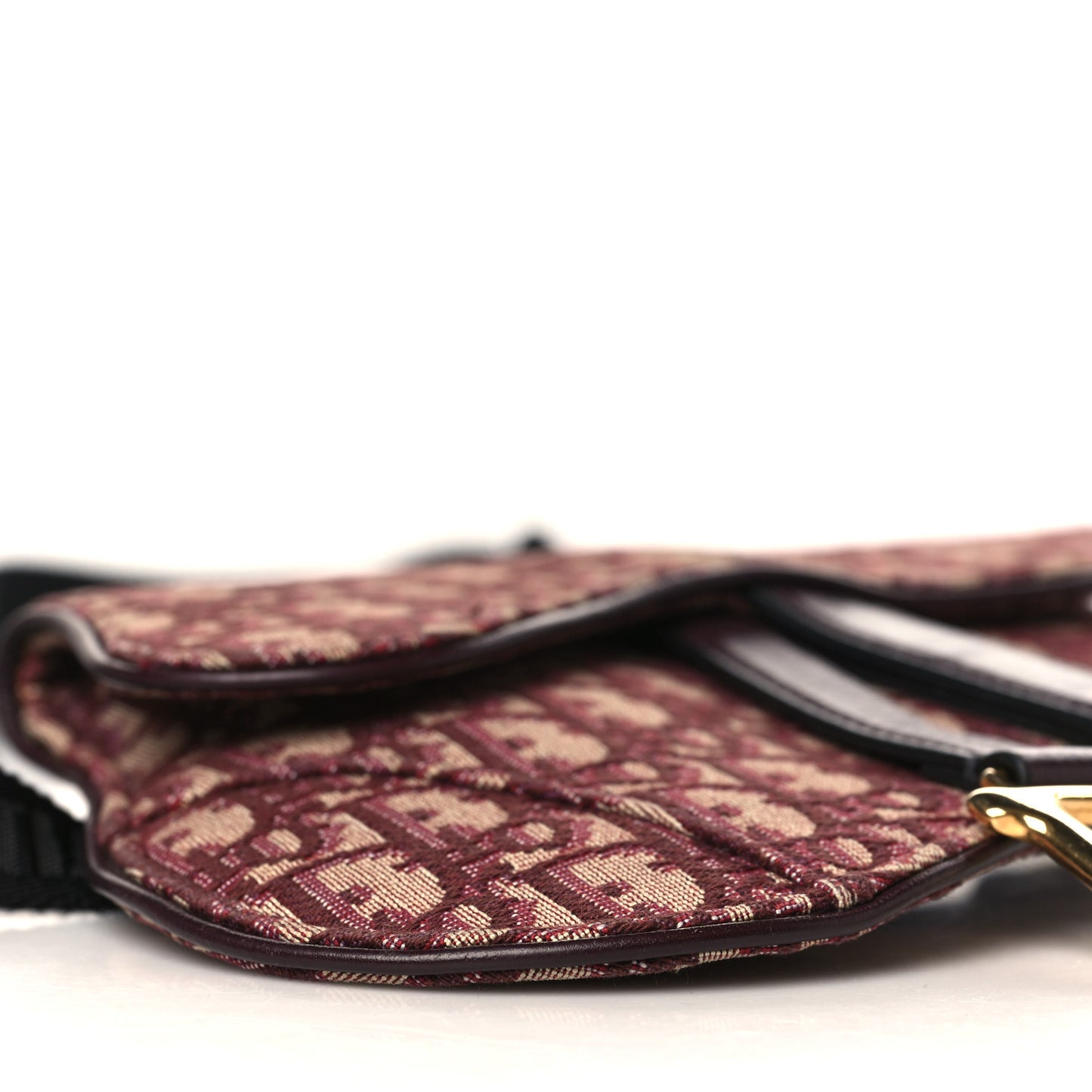 Oblique Saddle Pouch Bordeaux