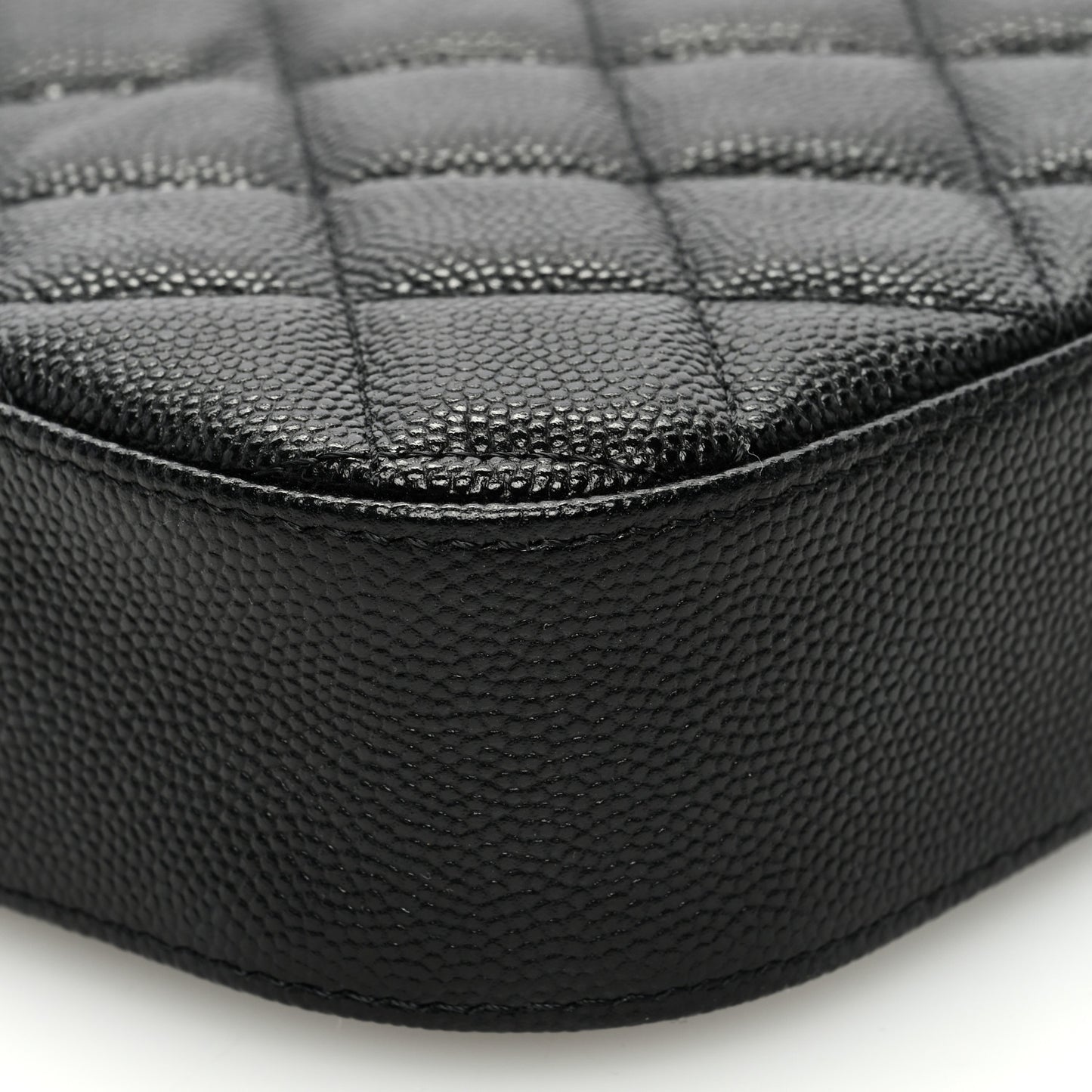 Caviar Quilted Vanity With Chain Black