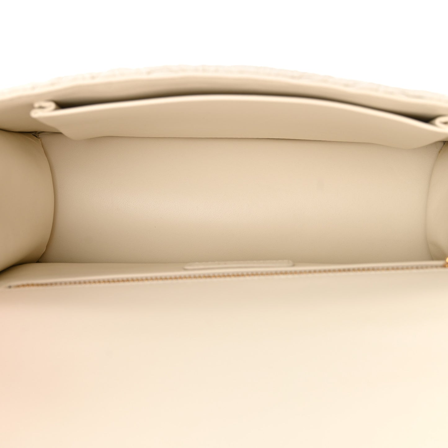 Wavy-Effect Lambskin 30 Montaigne Chain Flap Bag White