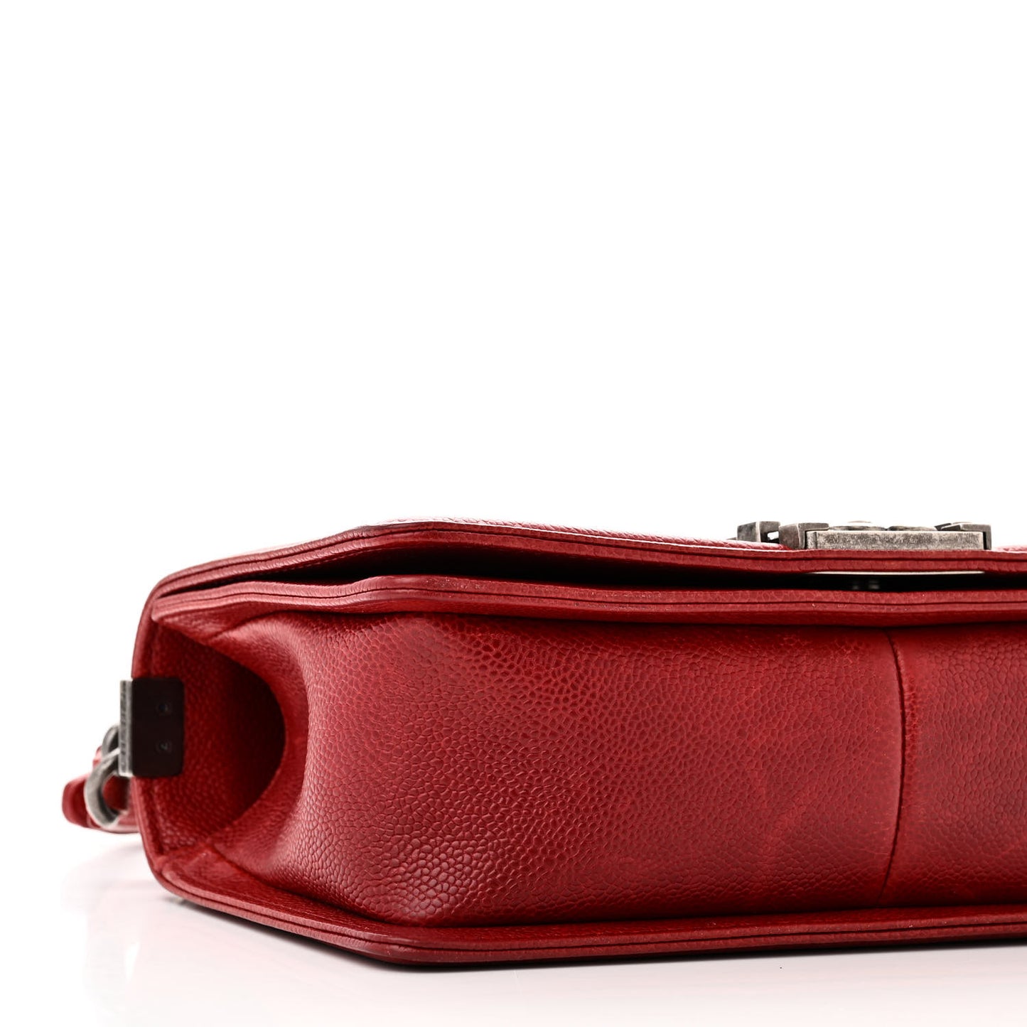 Caviar Quilted Medium Boy Flap Red