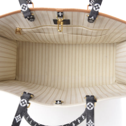 Louis Vuitton Monogram Giant Jungle Onthego GM Ivory 4 of 8