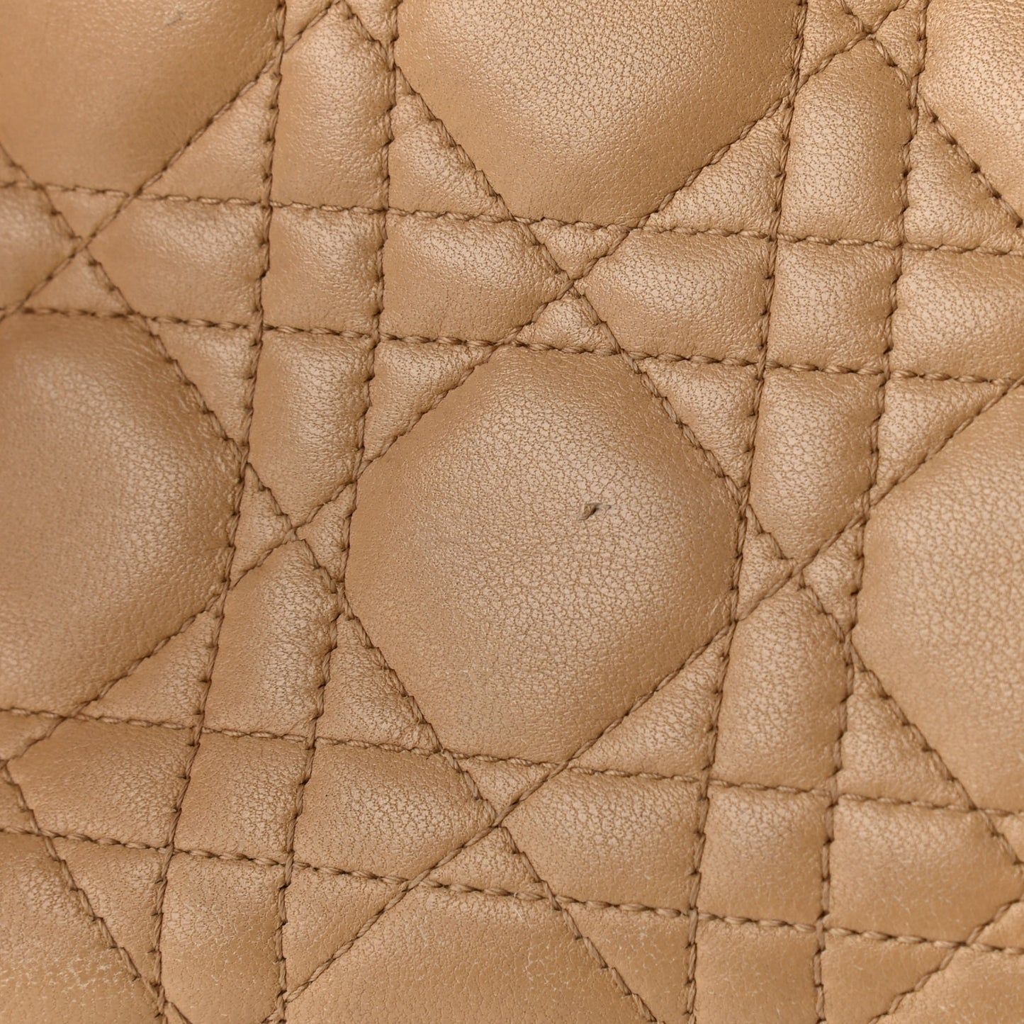 Lambskin Cannage Medium Lady Dior Beige