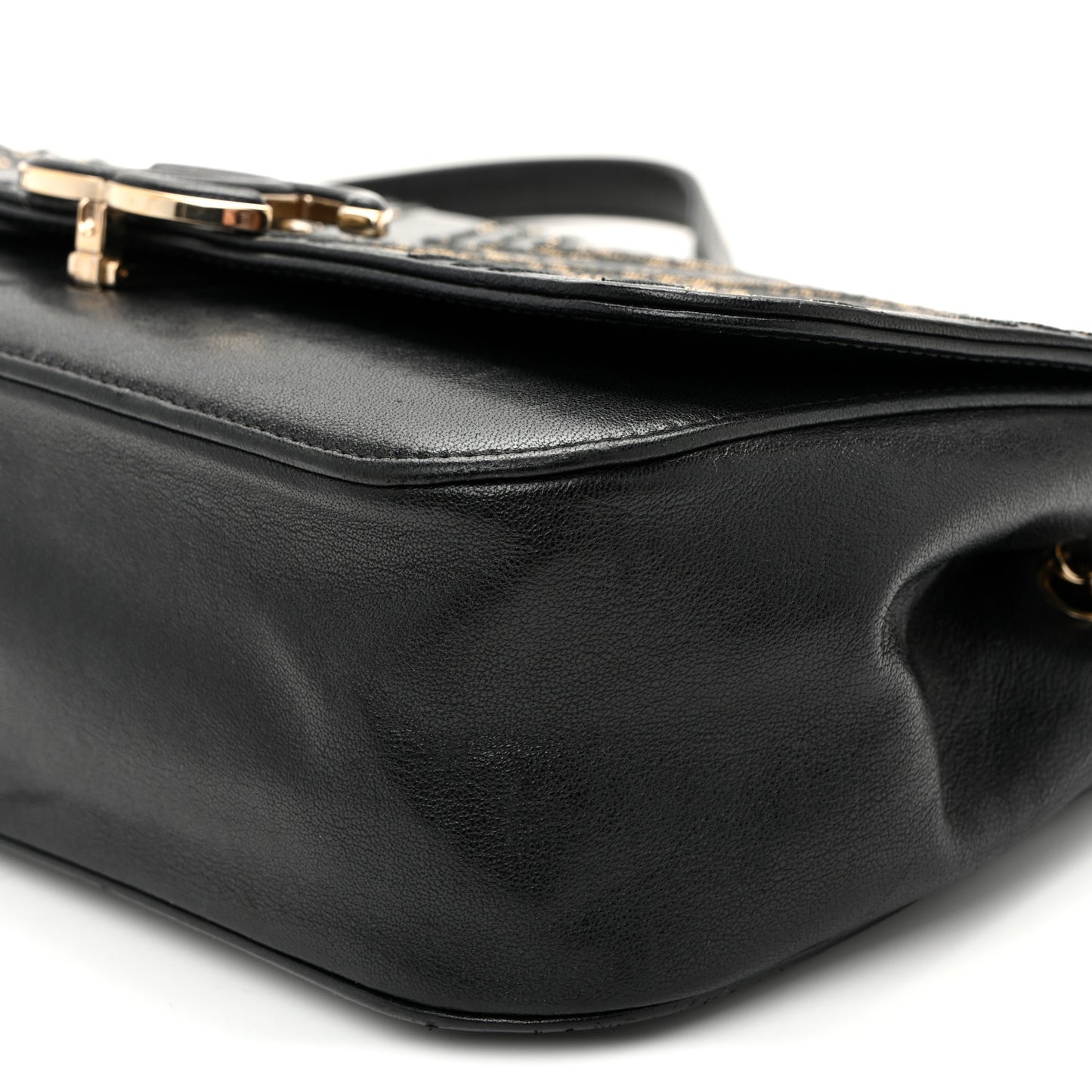 Sheepskin Chain CC Subtle Flap Black
