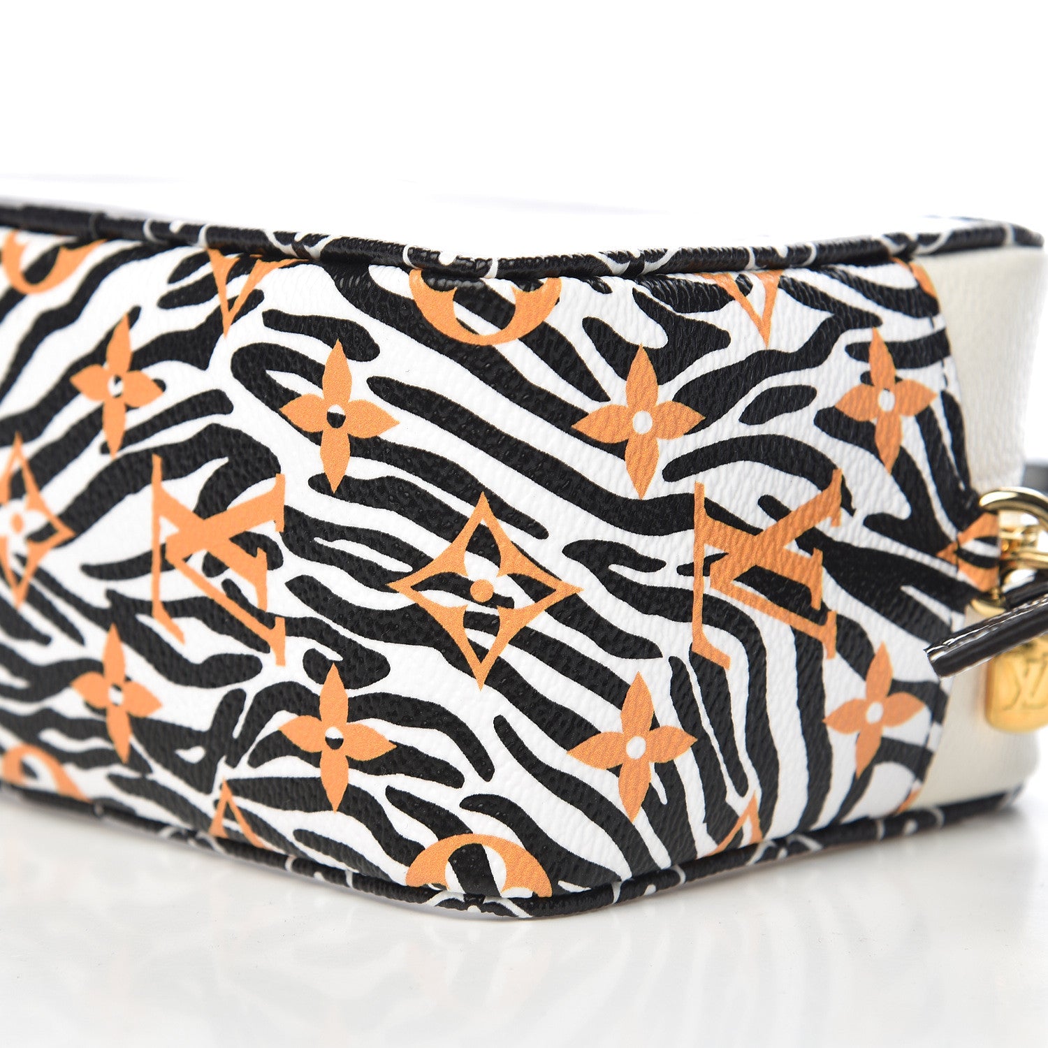 Louis Vuitton Monogram Giant Jungle Beach Pouch Ivory 8 of 9