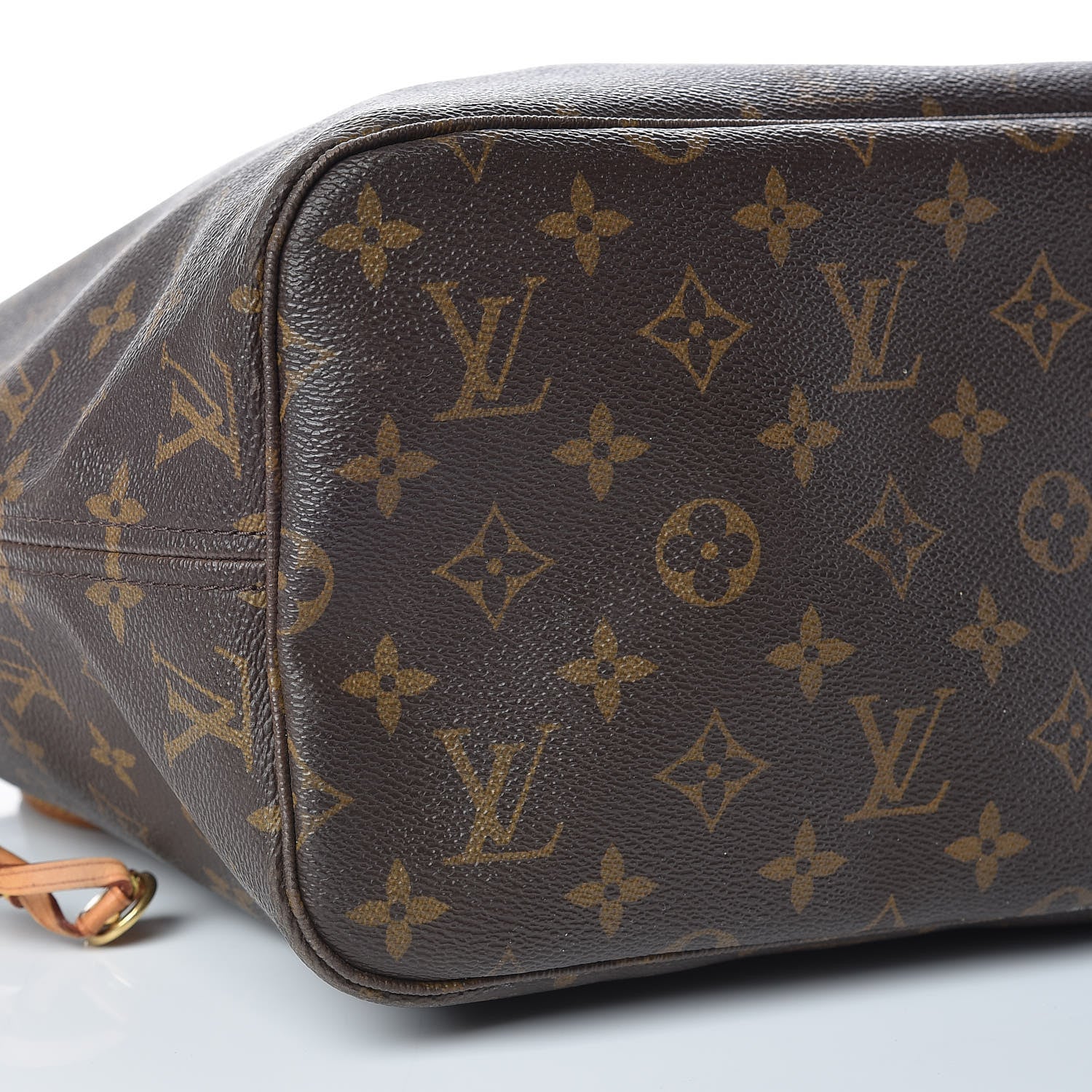 Louis Vuitton Monogram Neverfull MM 29 of 34