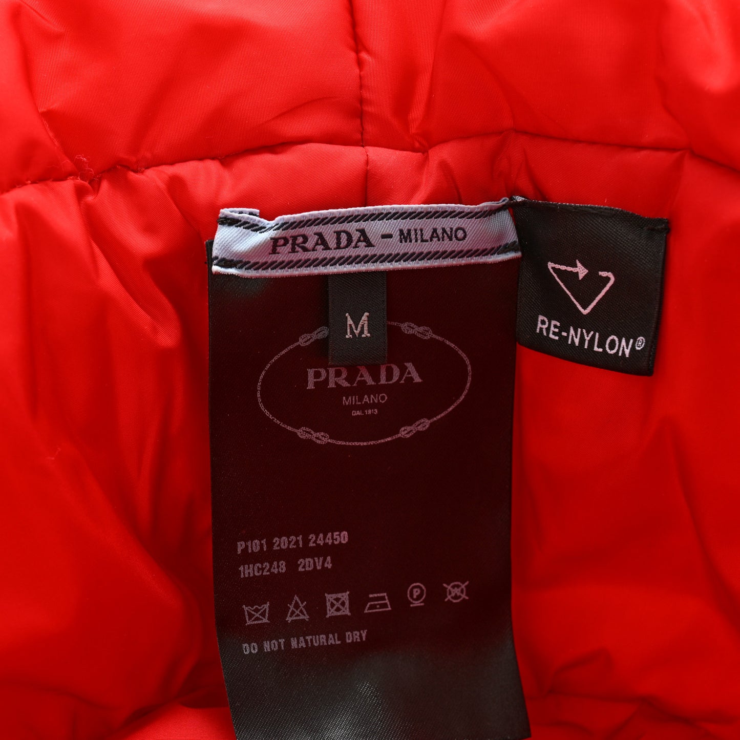 Re-Nylon Metal Triangle Logo Mens Padded Bucket Hat M Rosso