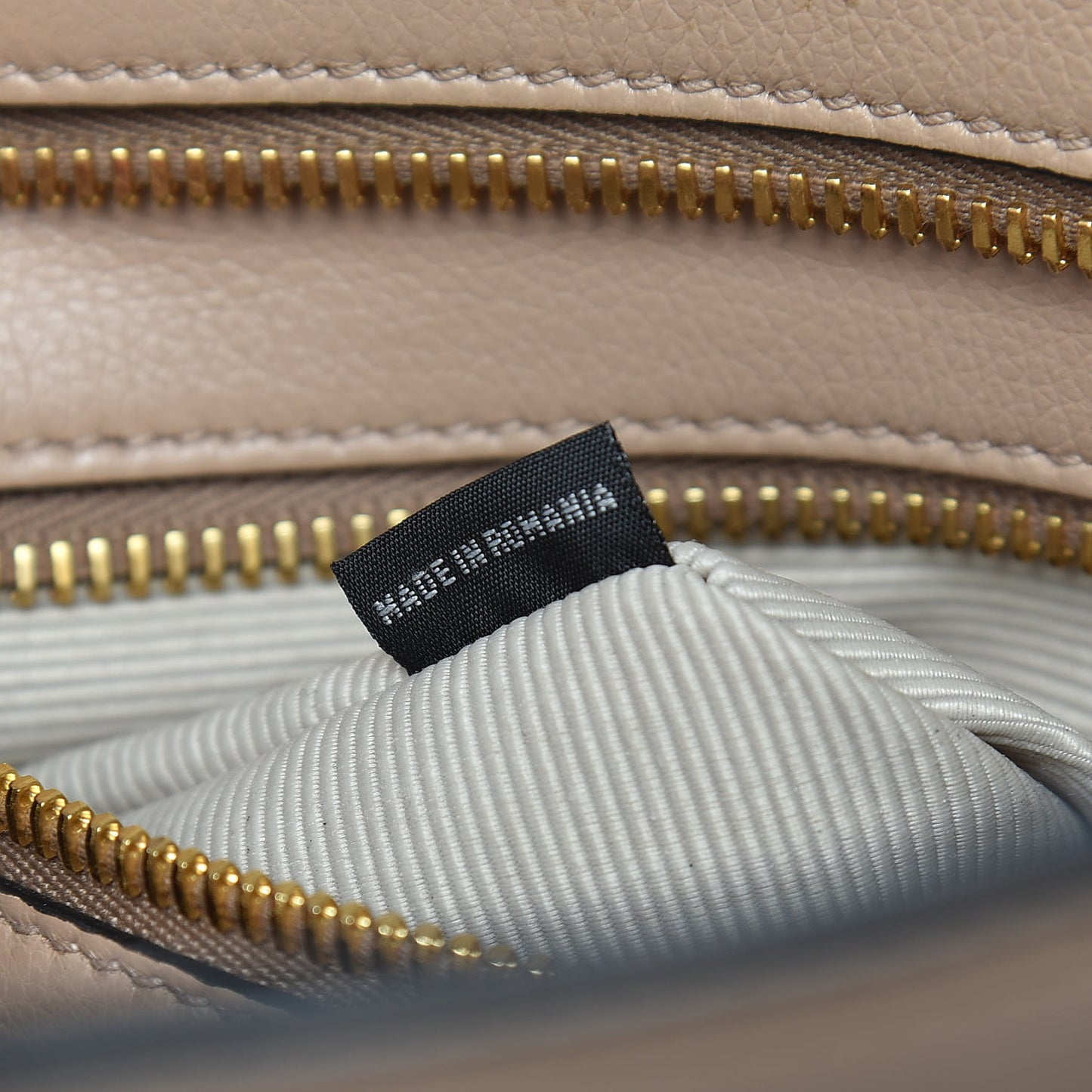 Glace Calfskin Shoulder Bag Cammeo