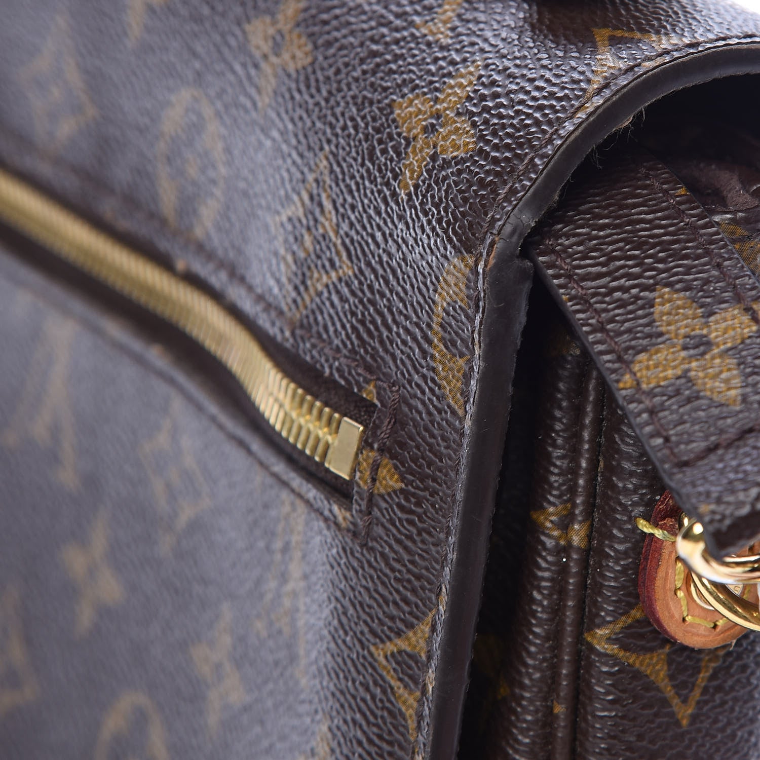 Louis Vuitton Monogram Pochette Metis 23 of 25