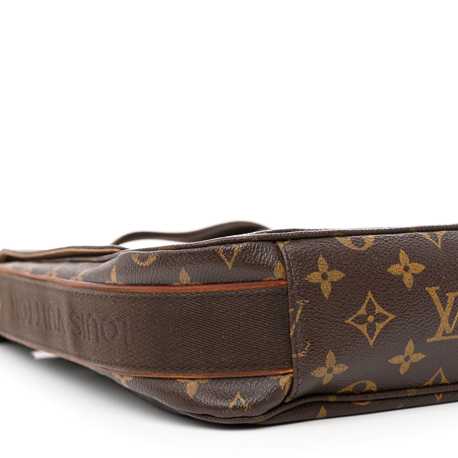 Louis Vuitton Monogram Beaubourg MM Messenger Bag 9 of 10