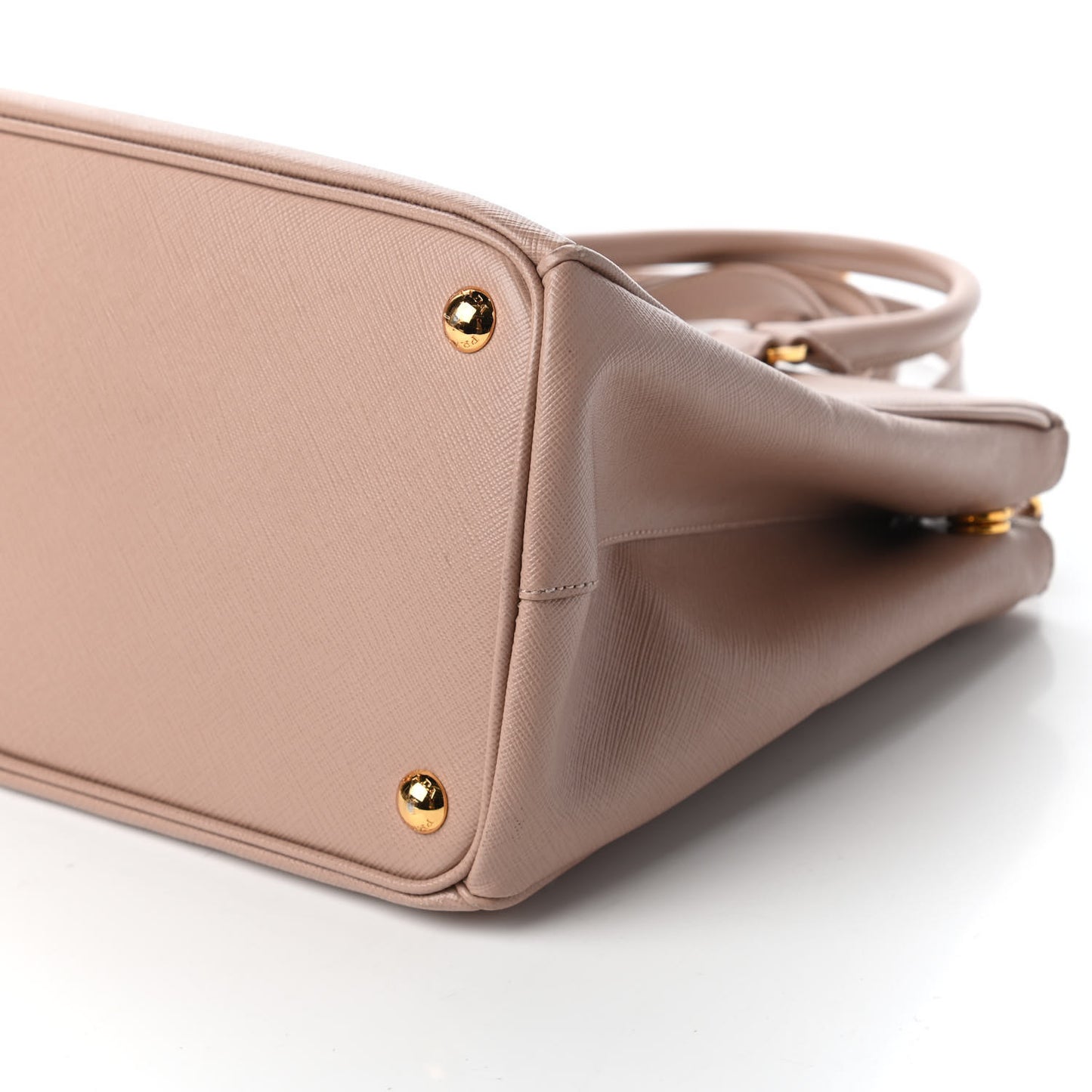 Saffiano Medium Galleria Double Zip Tote Cammeo