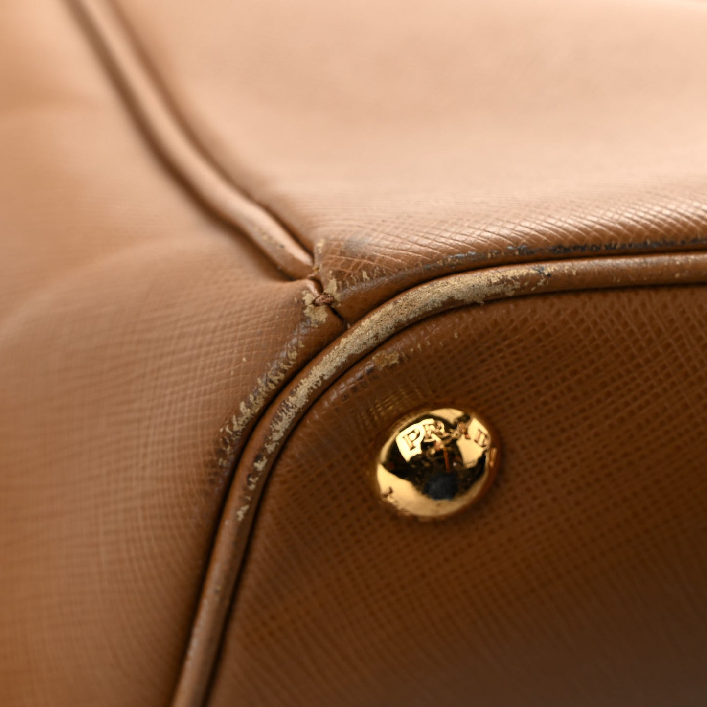 Saffiano Large Galleria Double Zip Tote Caramel