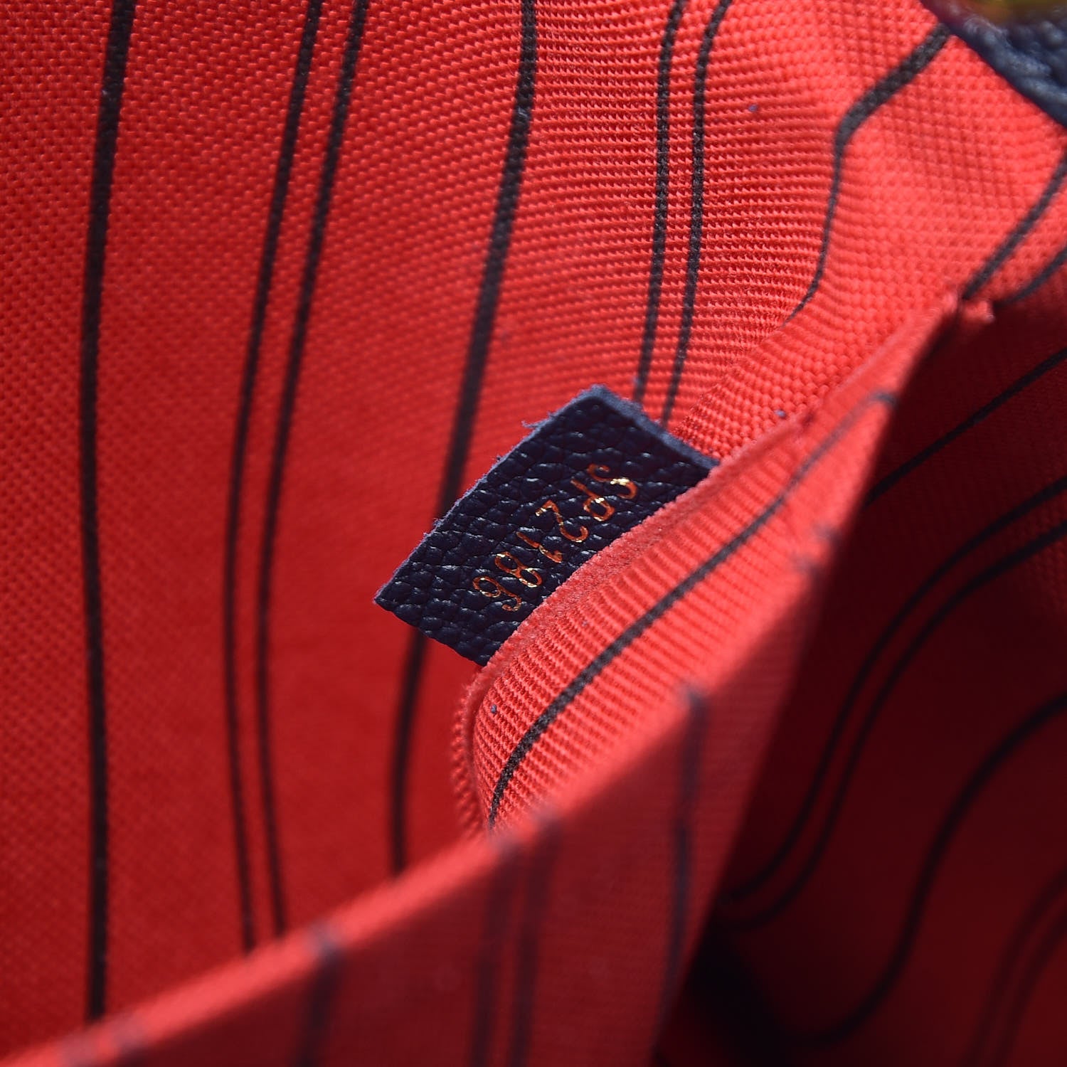 Louis Vuitton Empreinte Montaigne MM Marine Rouge 7 of 9