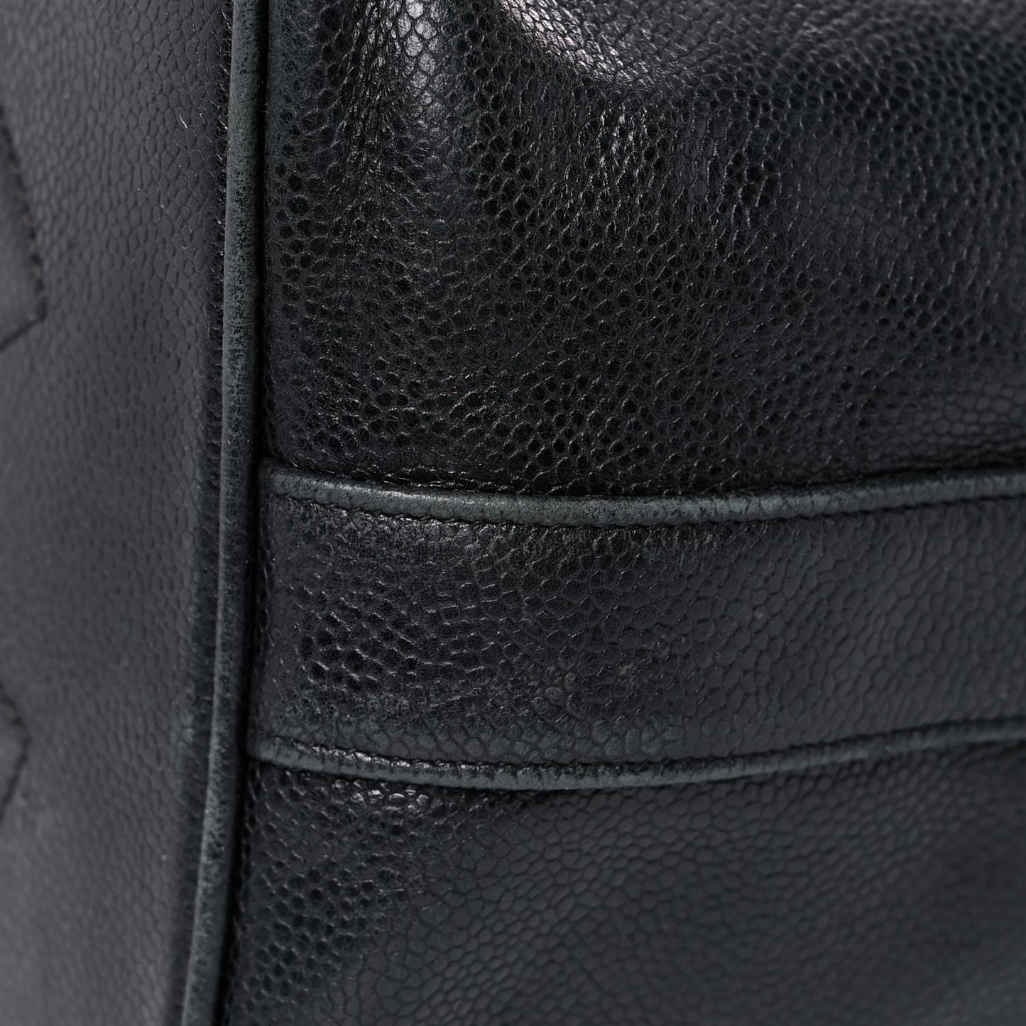Caviar Drawstring Shoulder Bag Black