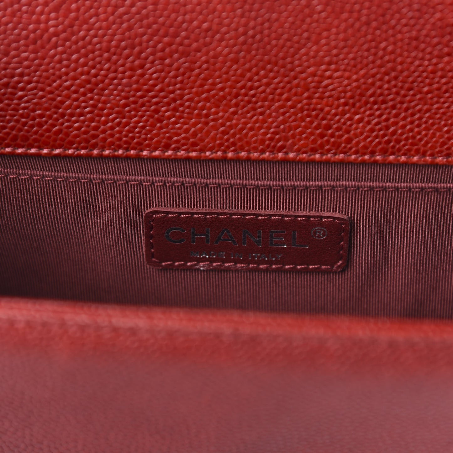 Caviar Quilted Medium Boy Flap Red