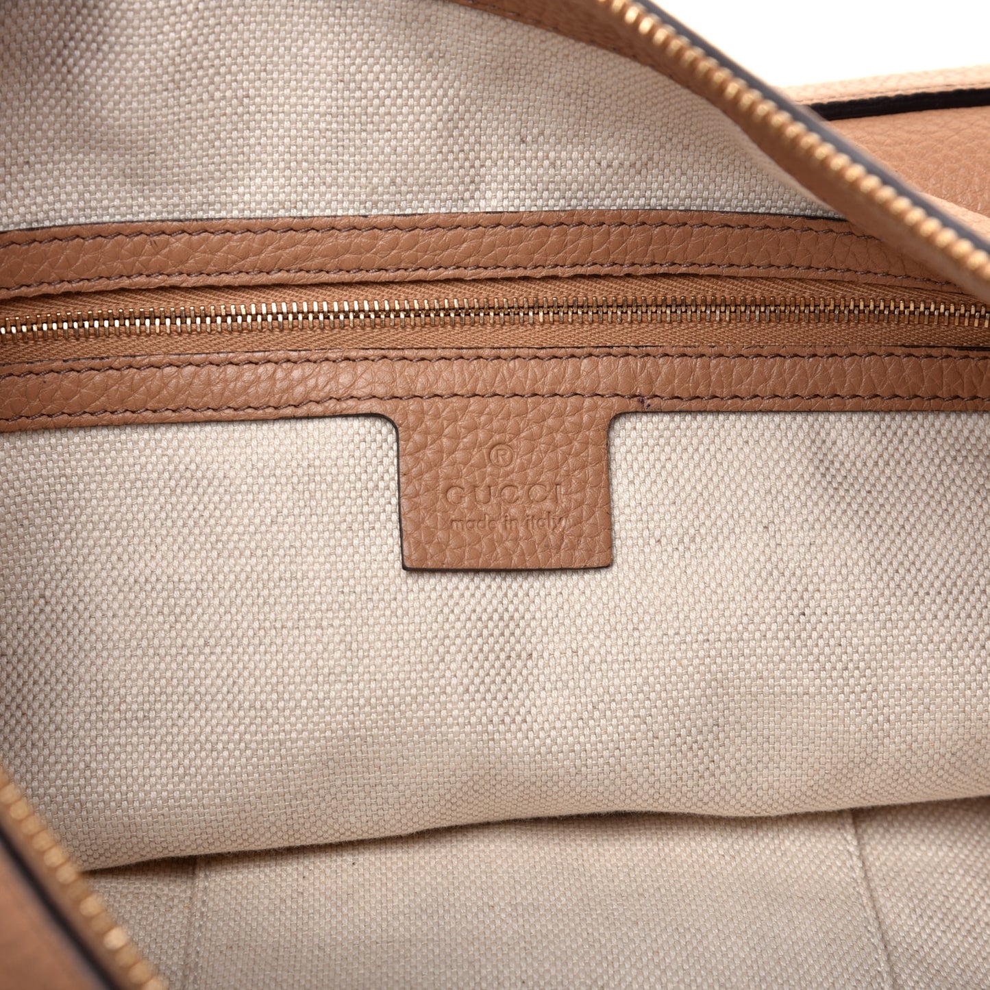 Pebbled Calfskin Large Soho Hobo Camelia