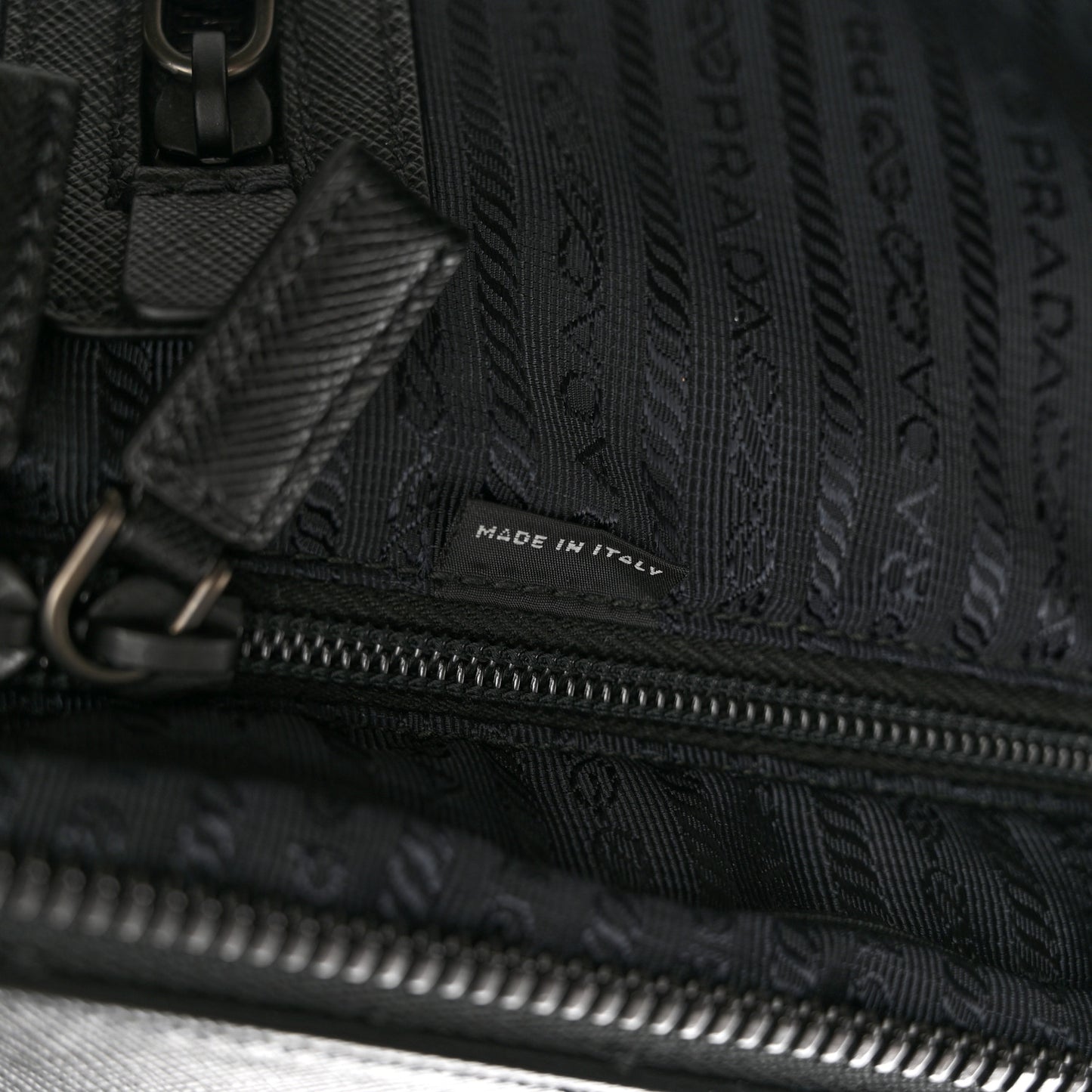 Tessuto Nylon Saffiano Trolley Luggage Black