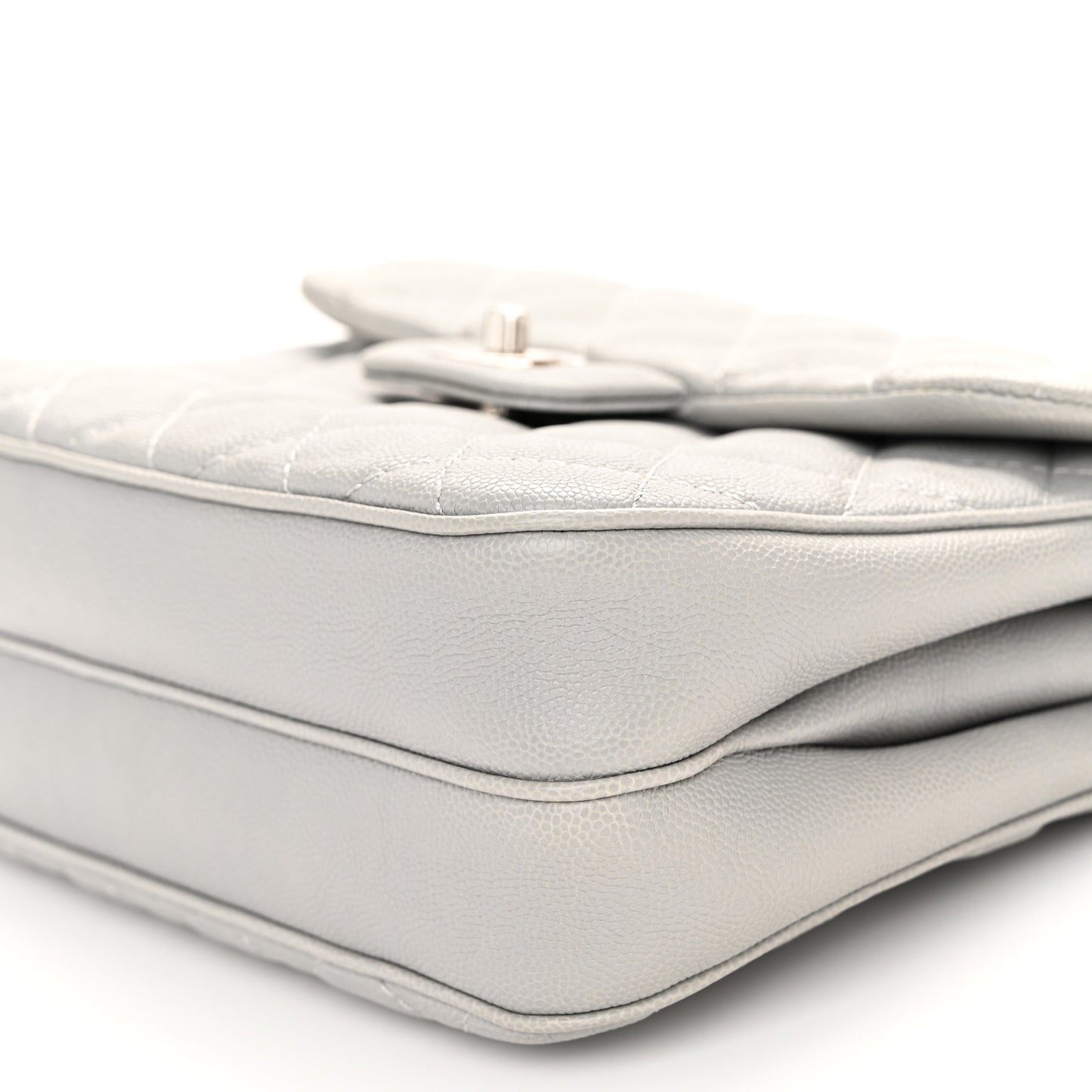 Caviar Quilted Medium Urban Companion Flap Grey