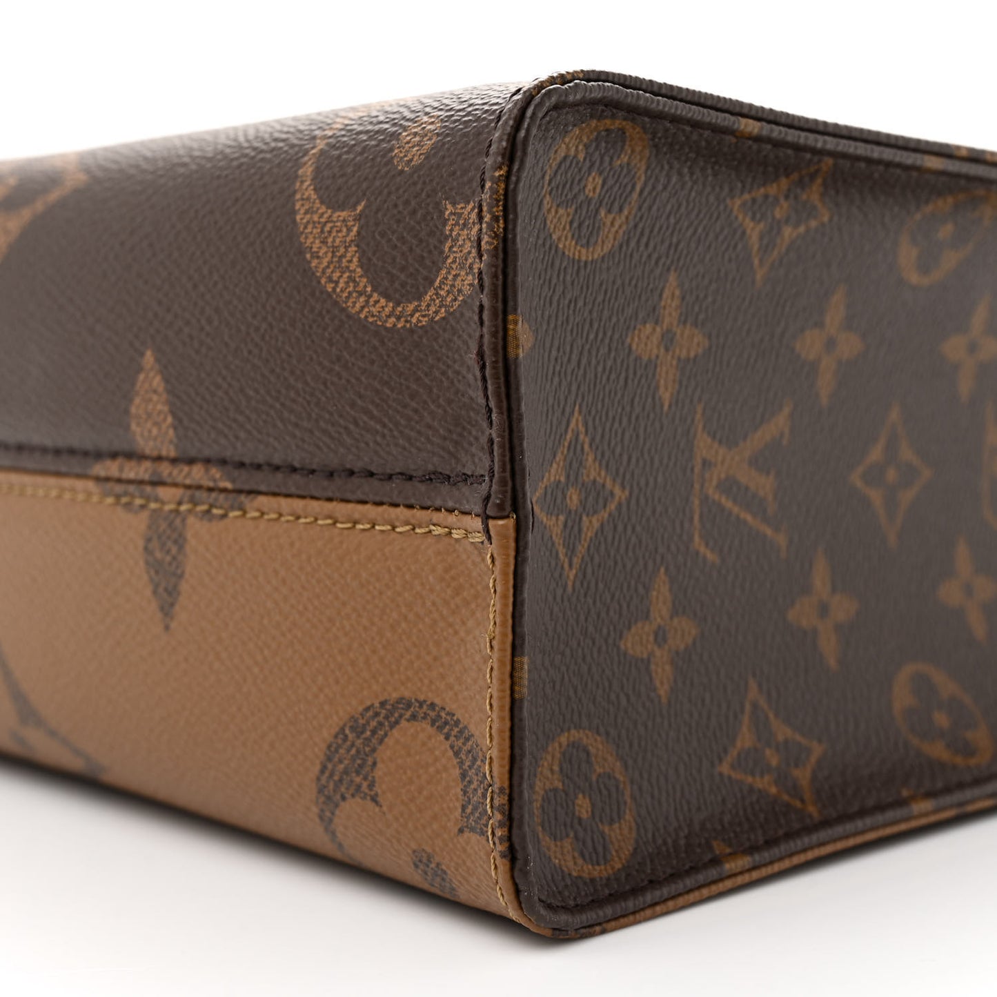 Reverse Monogram Giant Onthego PM