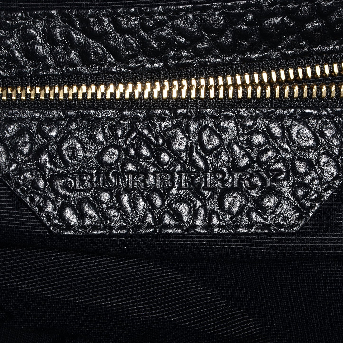 Signature Grain Medium Lindburn Hobo Black