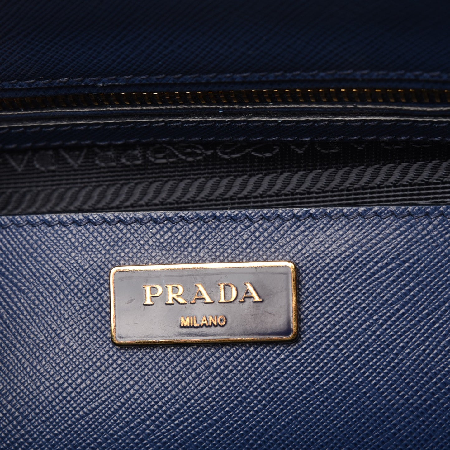 Saffiano Medium Galleria Double Zip Tote Bluette