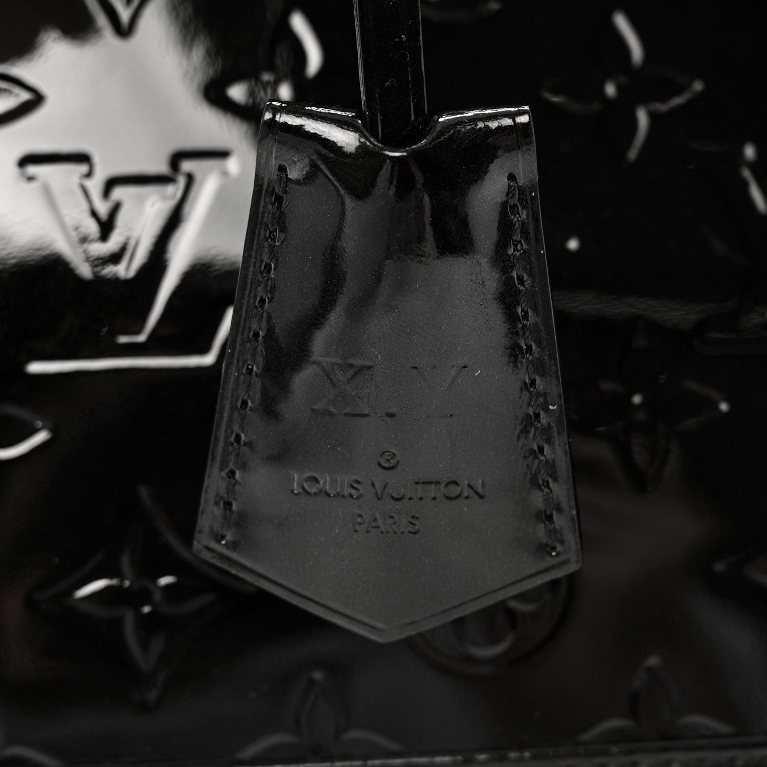 Louis Vuitton Vernis Alma PM Noir Magnetique 8 of 10