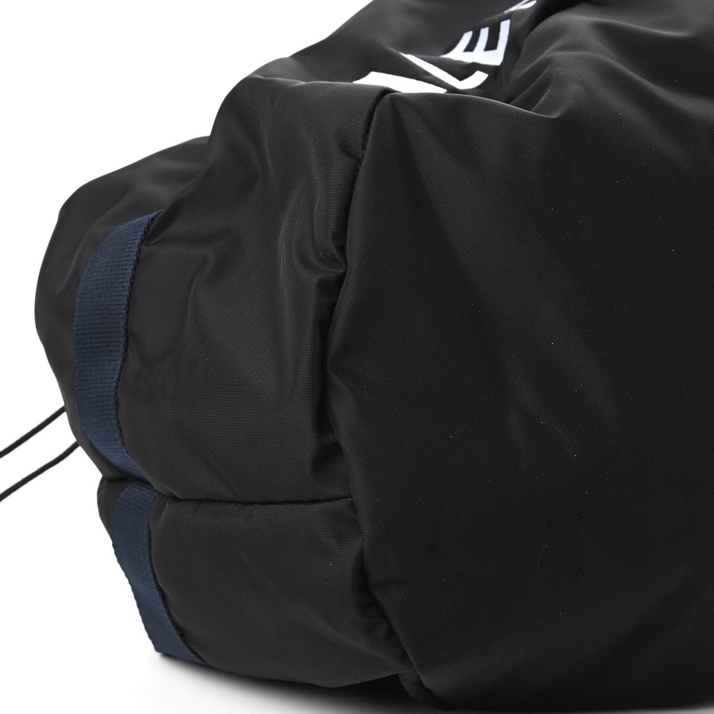 Textured Sport Nylon Logo Embroidered S Wheel Gym Bag Black Bleu Navy
