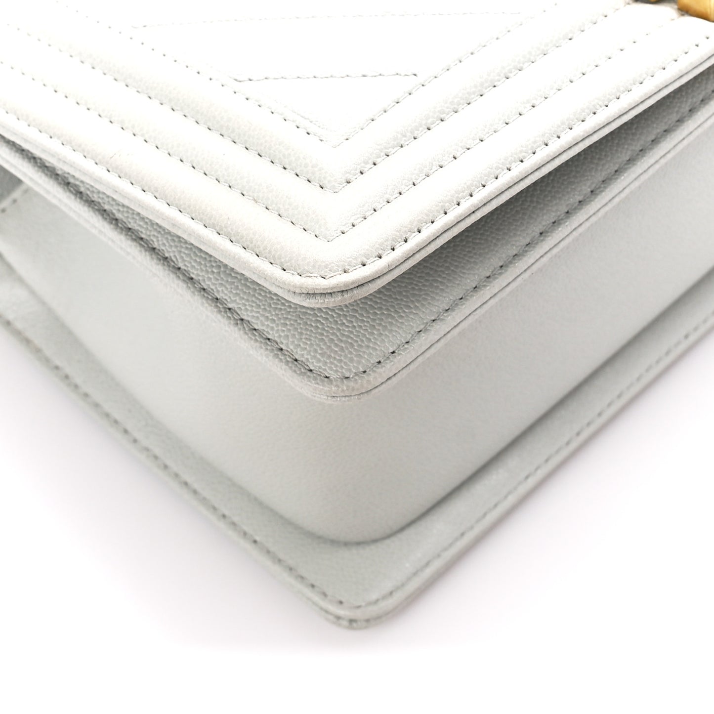 Caviar Chevron Quilted Medium Boy Flap Light Grey