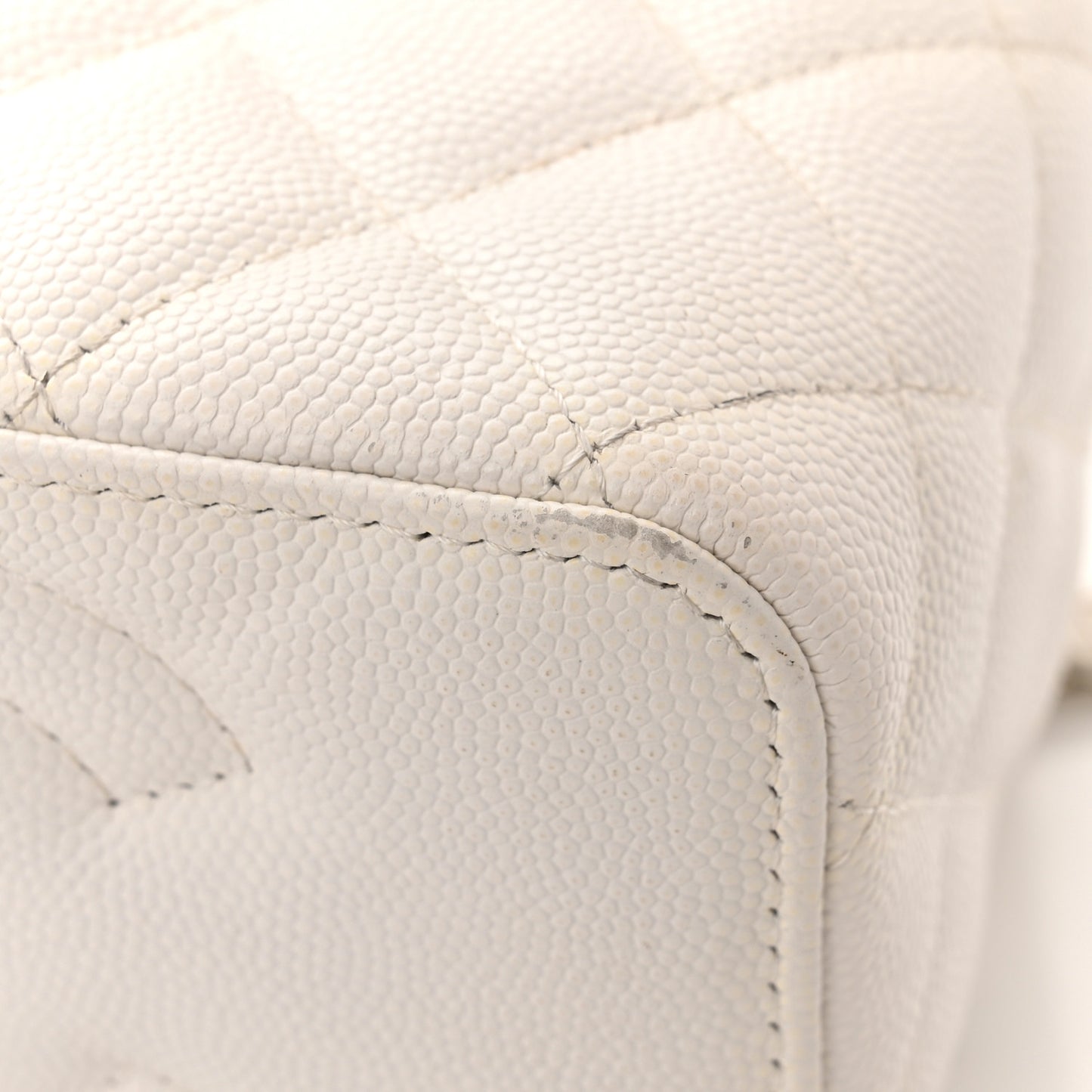 Caviar Quilted Small Vanity Case With Chain White