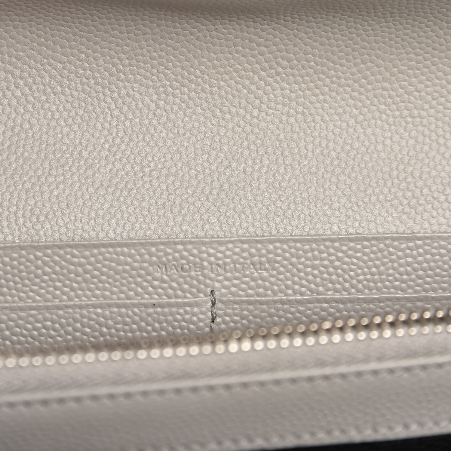 Saint Laurent Grain De Poudre Matelasse Monogram Flap Wallet Light Grey 7 of 14